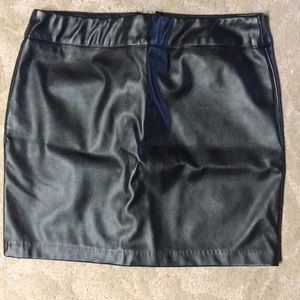 Faux leather mini skirt